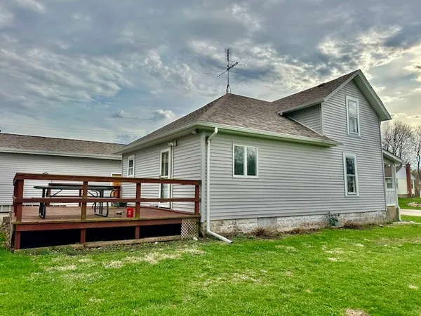 $169,900 | 756 2nd Street, West Brooklyn, IL 61378