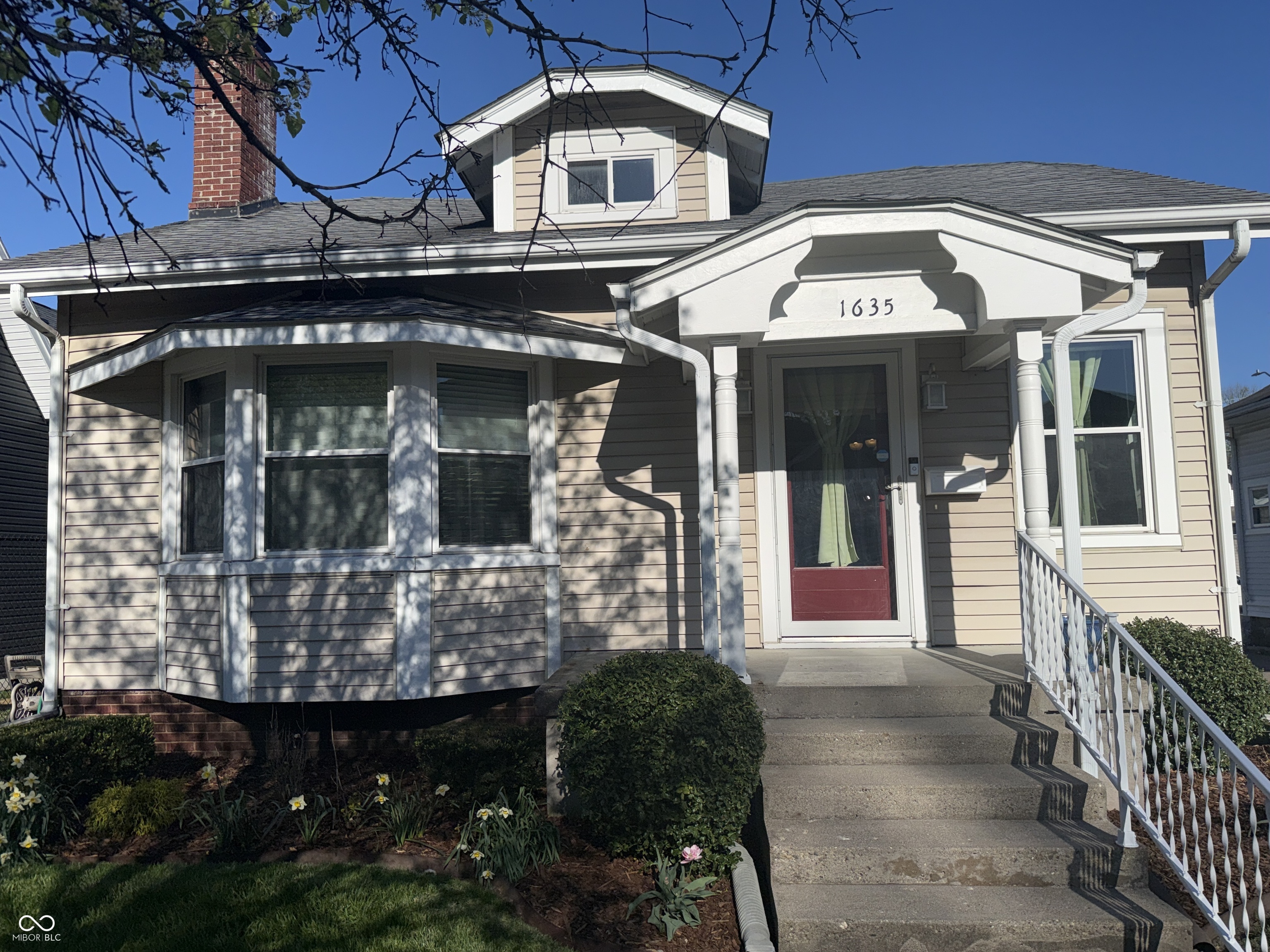 1635 Washington Street Columbus, IN 47201 - Photo 2 of 36