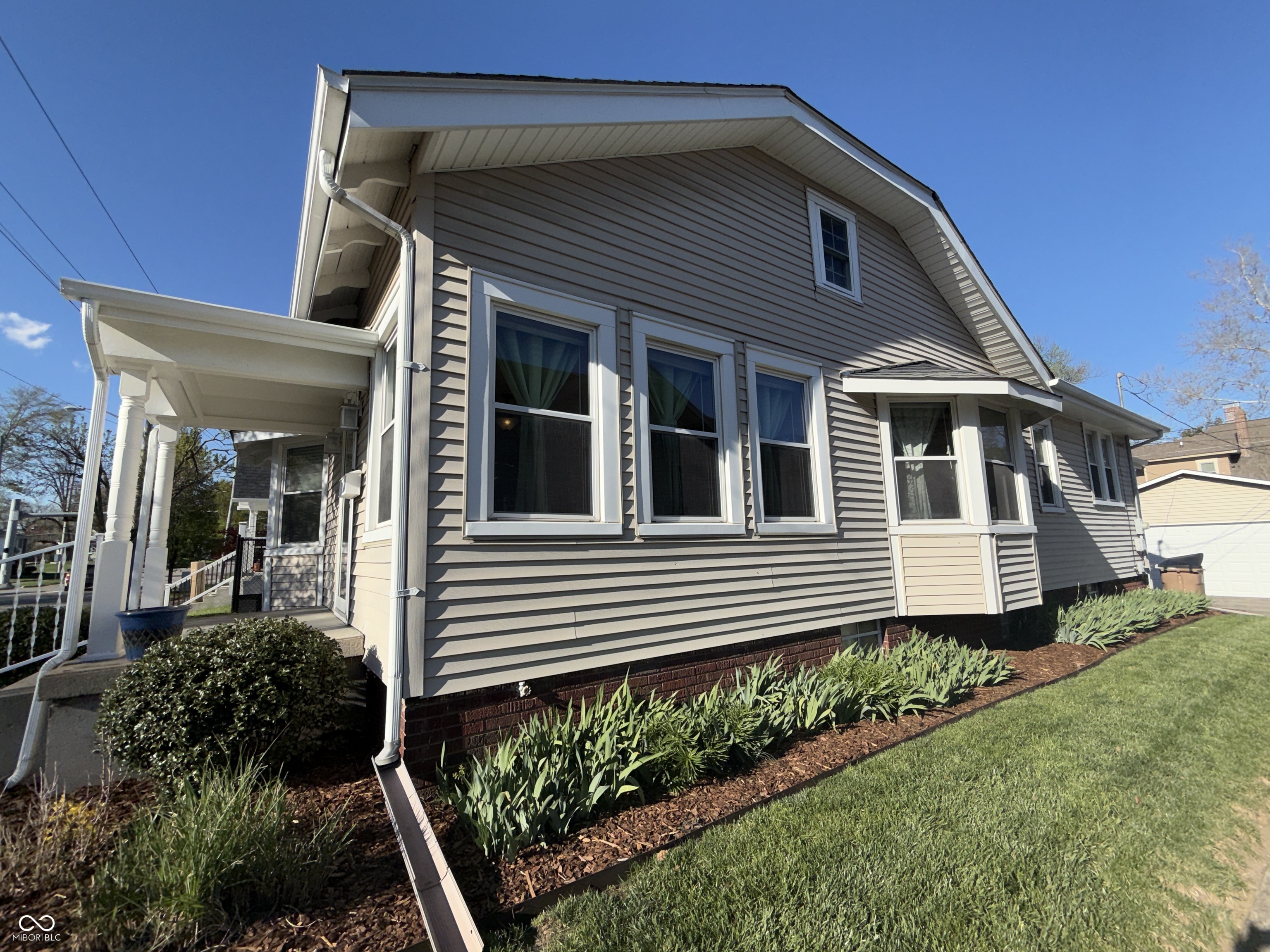 1635 Washington Street Columbus, IN 47201 - Photo 3 of 36