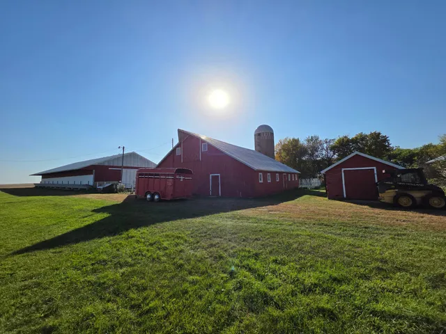 $415,000 | 1557 100th Avenue, Lake Wilson, MN 56151