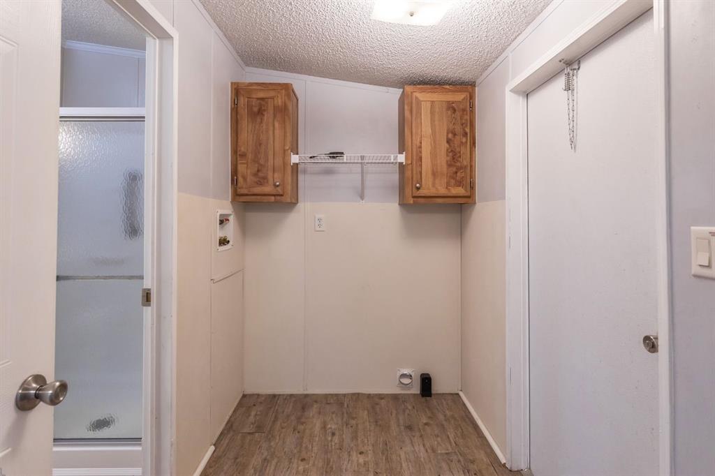 717 Marlin Street Clyde, TX 79510 - Photo 20 of 37 a view of walk in closet