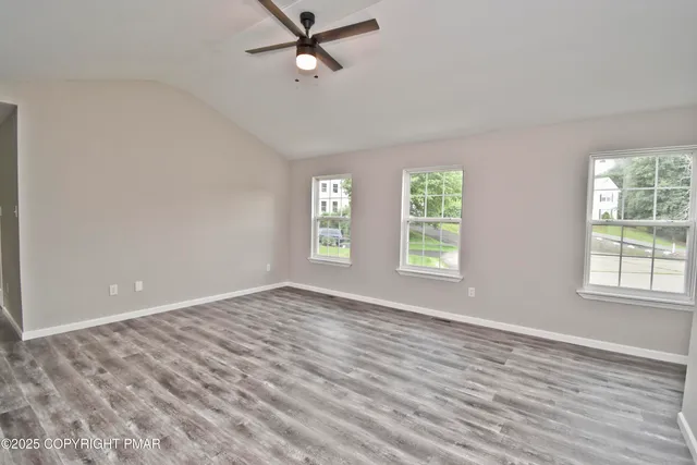 $3,300 | 557 Marco Way, East Stroudsburg, PA 18302