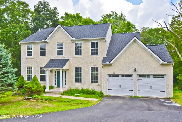 $3,300 | 557 Marco Way, East Stroudsburg, PA 18302