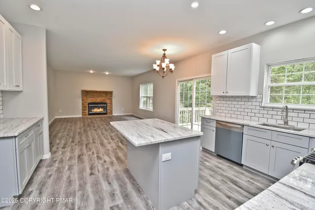 $3,300 | 557 Marco Way, East Stroudsburg, PA 18302