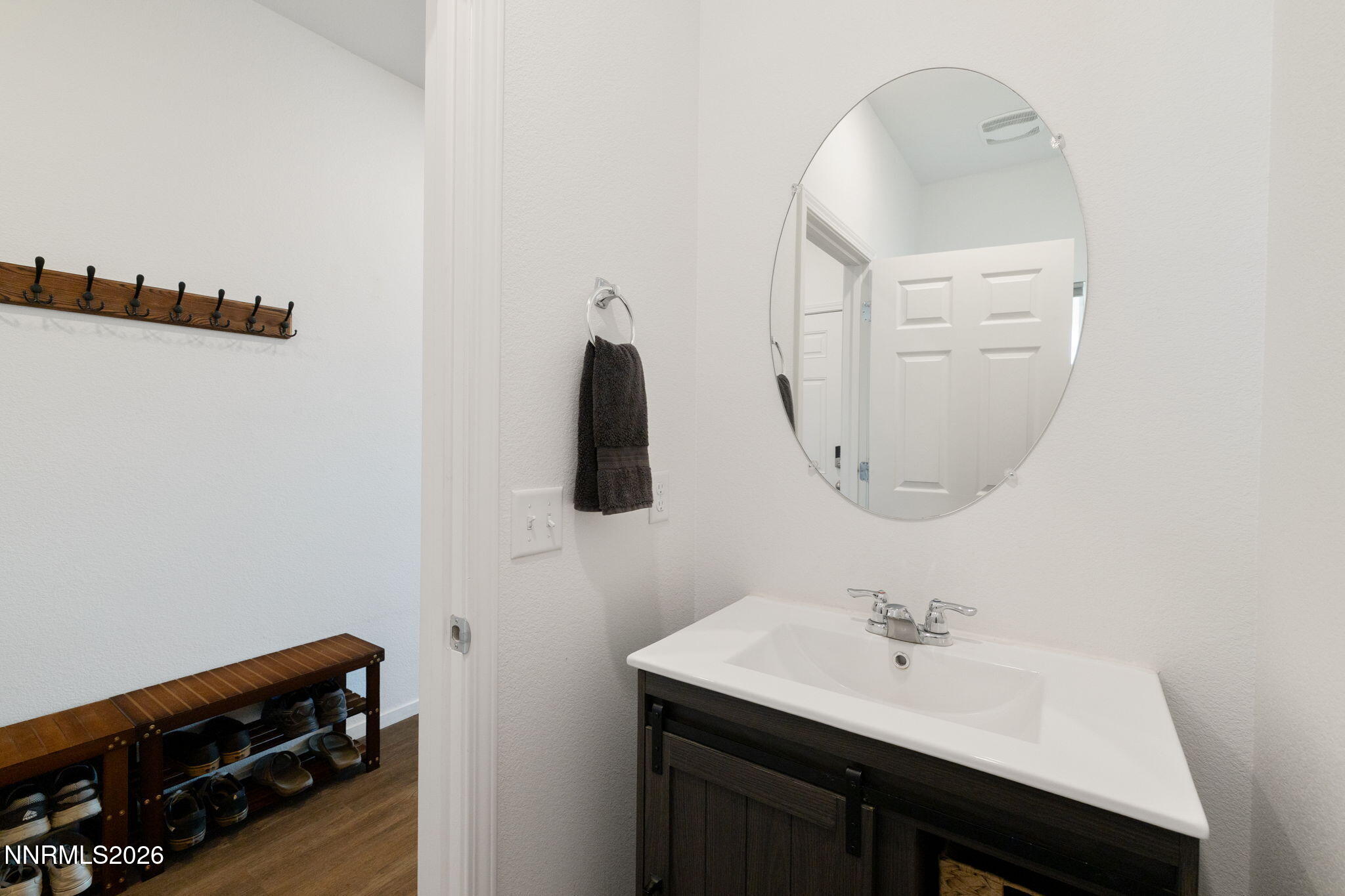 9813 Fishermans Reef Court Reno, NV 89506 - Photo 5 of 26 3-web-or-mls-0X3A3255