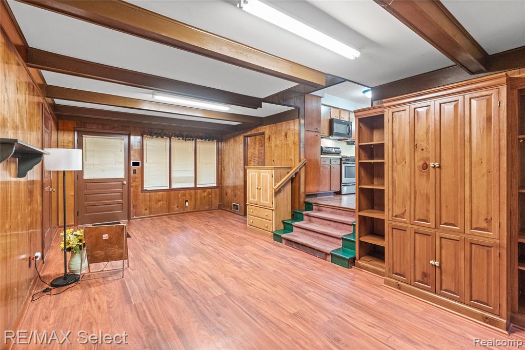 3323 East Carpenter Road Flint, MI 48506 - Photo 9 of 35