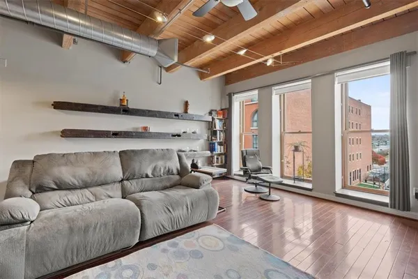 $215,000 | 612 Central Street, Unit 304, Kansas City, MO 64105