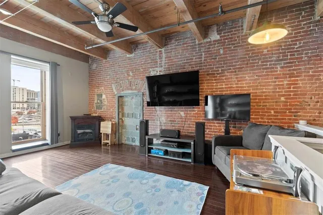 $249,500 | 612 Central Street, Unit 304, Kansas City, MO 64105