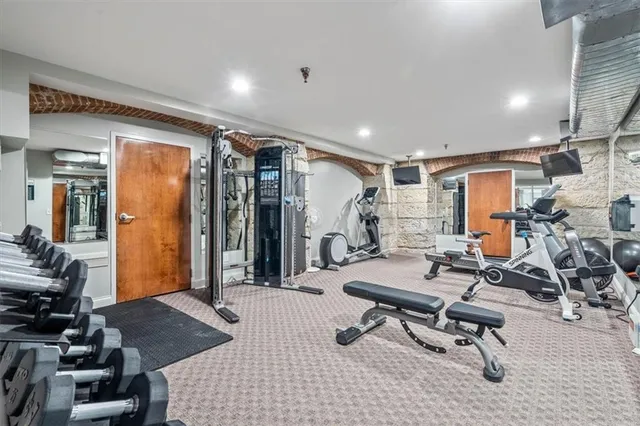 $249,500 | 612 Central Street, Unit 304, Kansas City, MO 64105