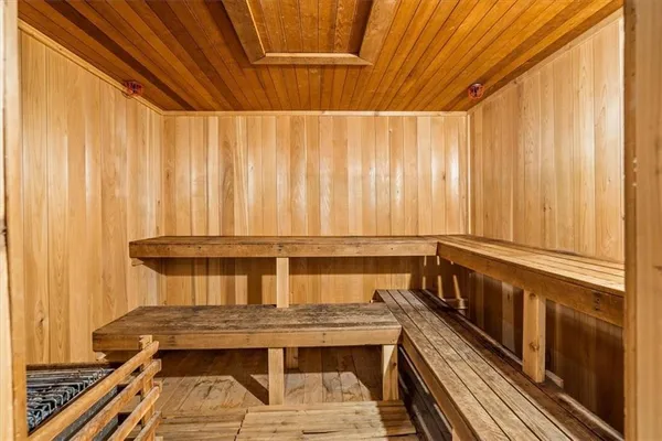 $215,000 | 612 Central Street, Unit 304, Kansas City, MO 64105