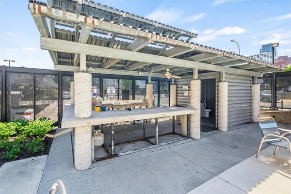 $215,000 | 612 Central Street, Unit 304, Kansas City, MO 64105