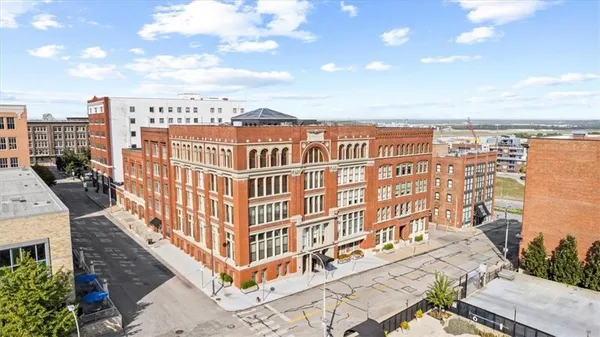 $215,000 | 612 Central Street, Unit 304, Kansas City, MO 64105