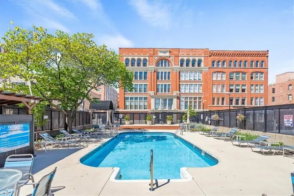 $215,000 | 612 Central Street, Unit 304, Kansas City, MO 64105