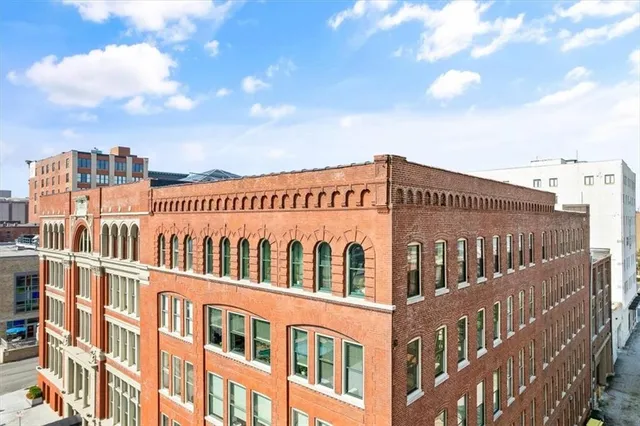 $249,500 | 612 Central Street, Unit 304, Kansas City, MO 64105