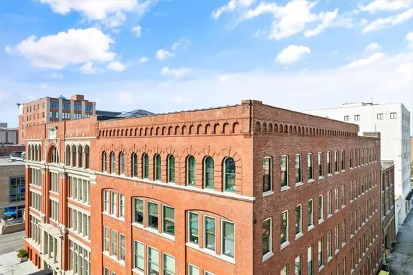 $215,000 | 612 Central Street, Unit 304, Kansas City, MO 64105