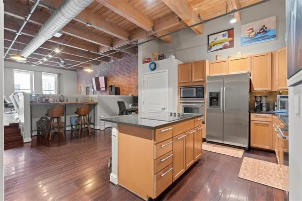 $215,000 | 612 Central Street, Unit 304, Kansas City, MO 64105