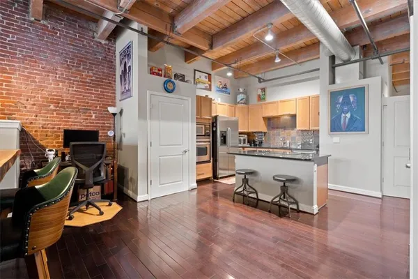 $215,000 | 612 Central Street, Unit 304, Kansas City, MO 64105