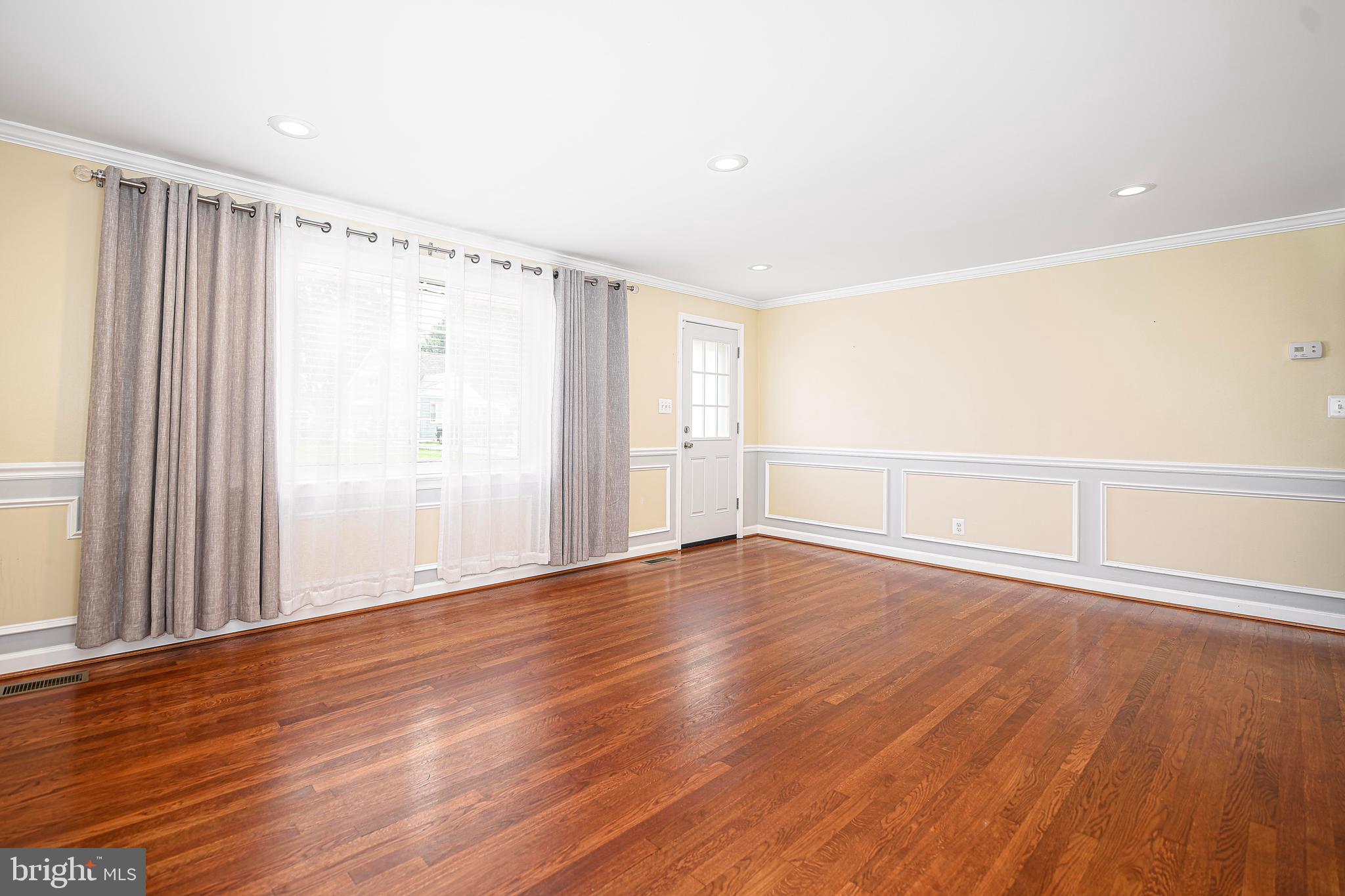 1212 Orems Road Middle River, MD 21220 - Photo 5 of 30 Living Room