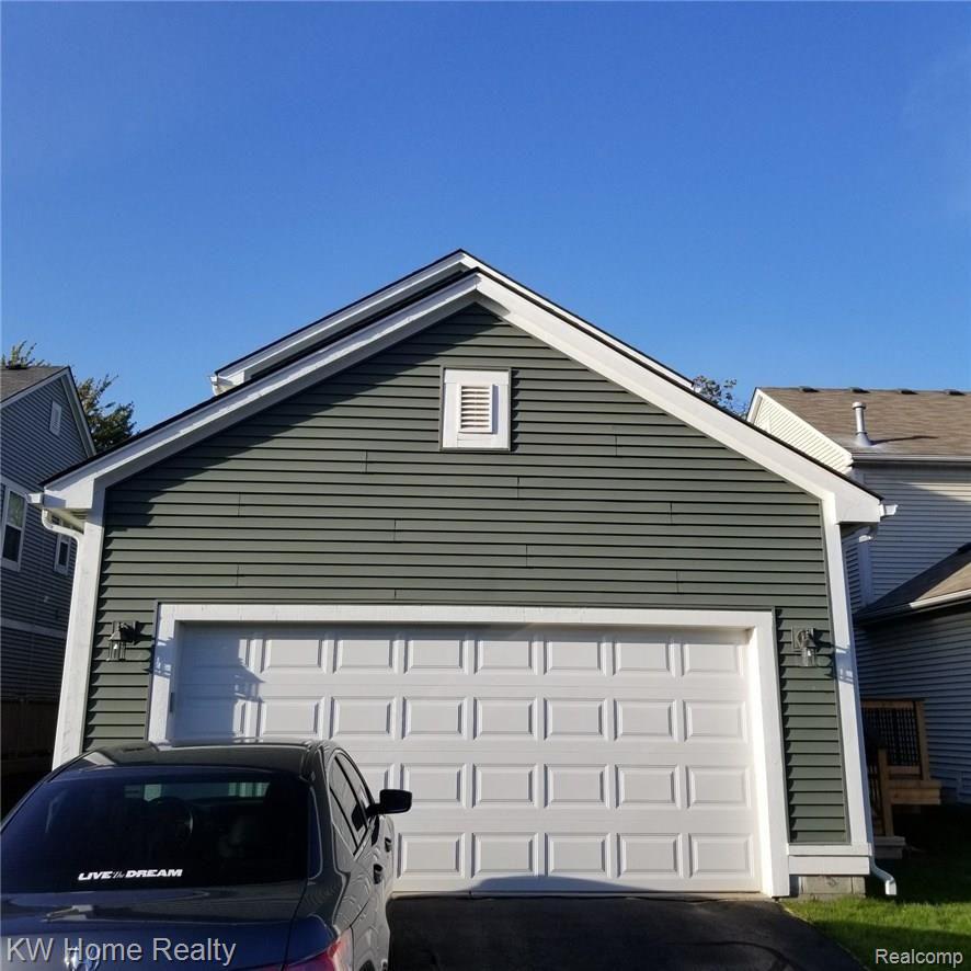 3141 Summers Road Keego Harbor, MI 48320 - Photo 22 of 27 Rear View Of Home