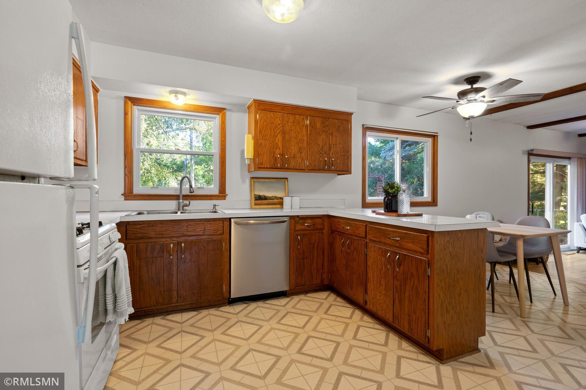 8457 Harkness Road Cottage Grove, MN 55016 - Photo 8 of 35 Gallery Image 8