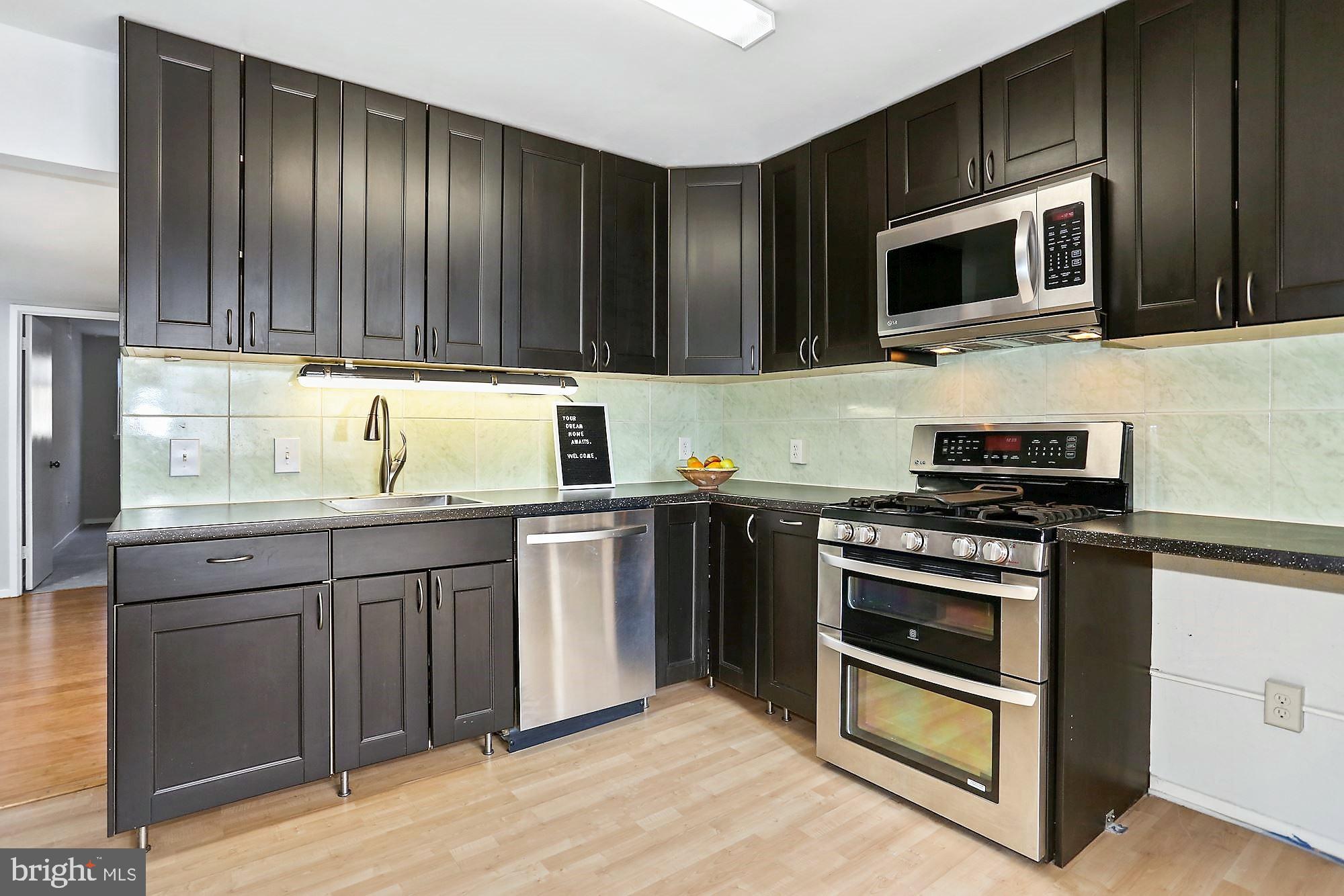 1645 Parkcrest Circle, Unit 100 Reston, VA 20190 - Photo 3 of 24 Mahogany Cabinets all 4 sides