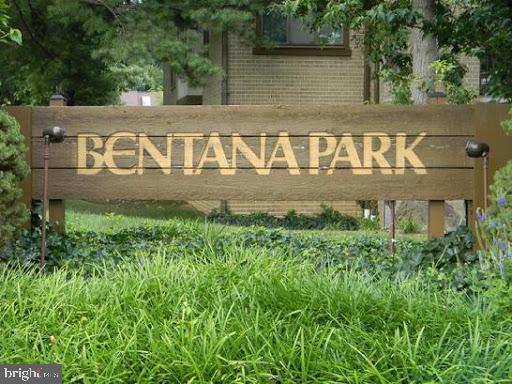 1645 Parkcrest Circle, Unit 100 Reston, VA 20190 - Photo 23 of 24 Beautiful Condo Community!