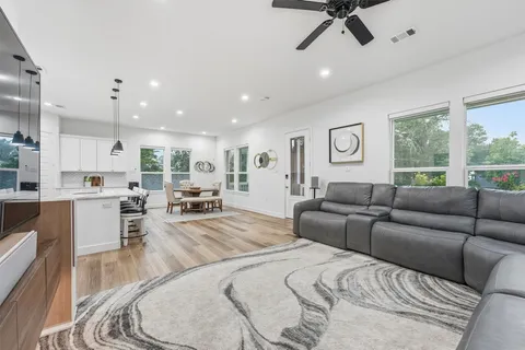 $575,000 | 2922 Seargent Street, Seabrook, TX 77586