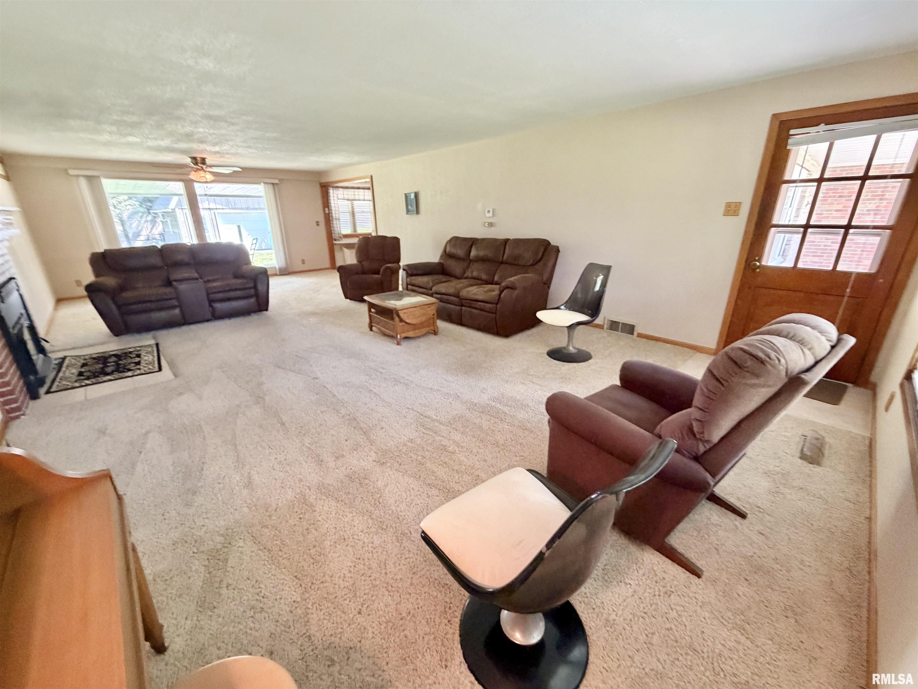 1797 South Lake Storey Road Galesburg, IL 61401 - Photo 6 of 33
