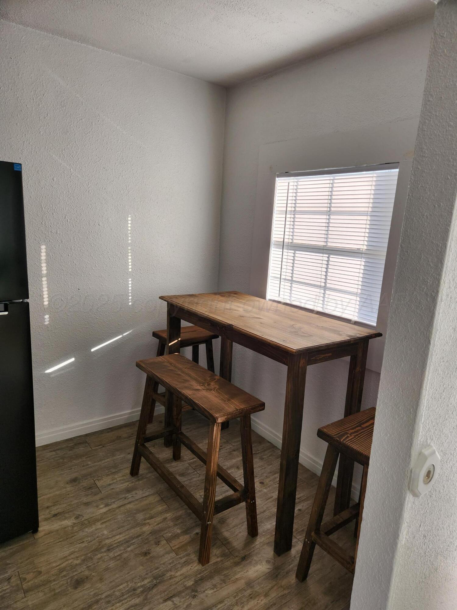 815-4 Deahl Street Borger, TX 79007 - Photo 5 of 6 DINING AREA