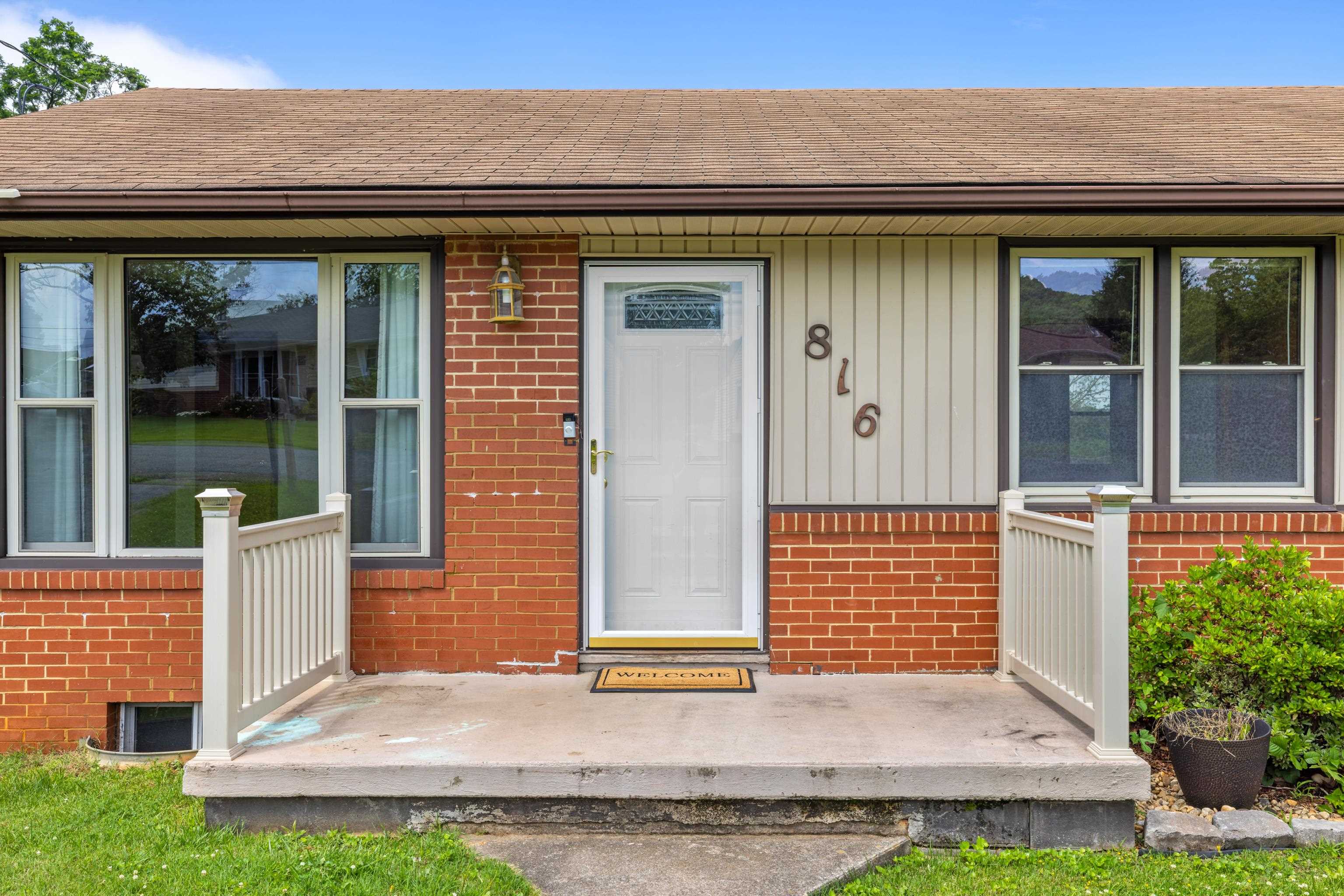 816 Rutherford Street Staunton, VA 24401 - Photo 4 of 52 Gallery Image 4