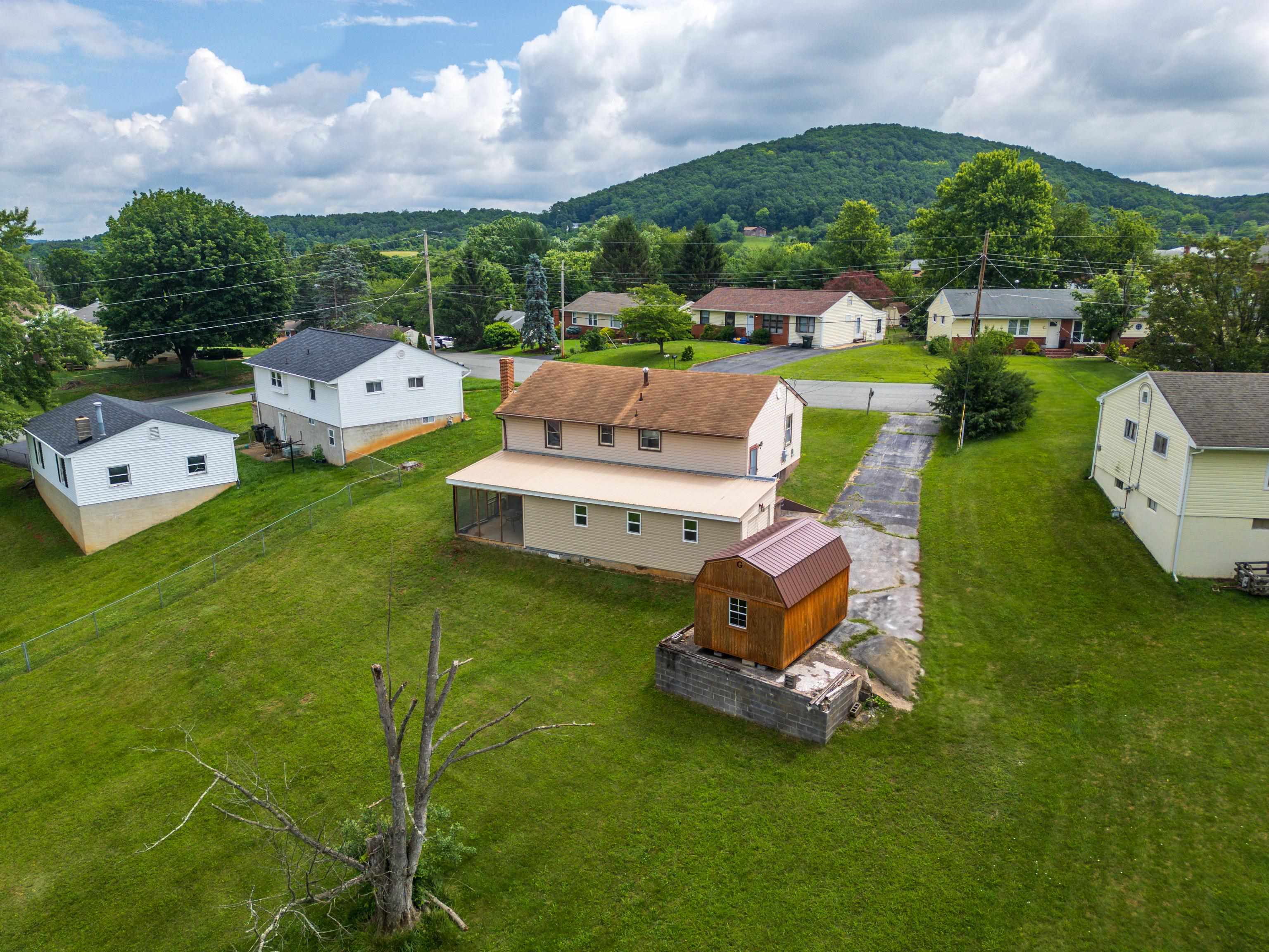 816 Rutherford Street Staunton, VA 24401 - Photo 43 of 52 Gallery Image 43