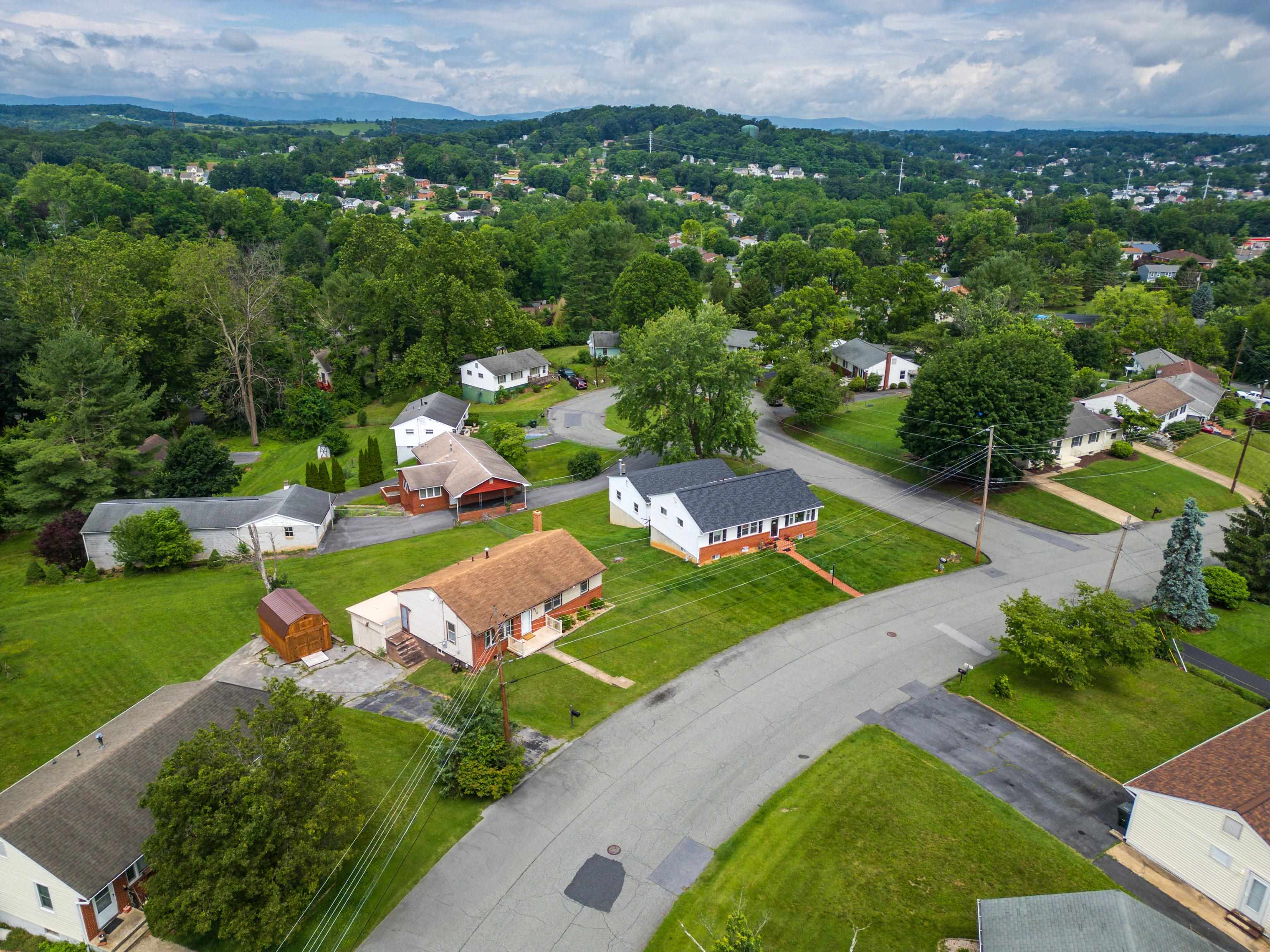 816 Rutherford Street Staunton, VA 24401 - Photo 49 of 52 Gallery Image 49