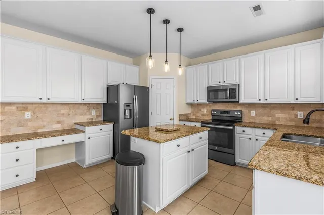 $390,000 | 1551 Pondhaven Drive, High Point, NC 27265