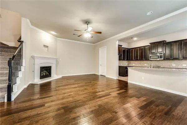 $3,250 | 2452 Embleton Drive, Lewisville, TX 75067