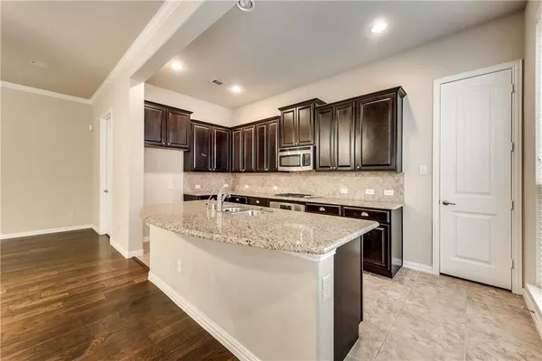 $3,250 | 2452 Embleton Drive, Lewisville, TX 75067