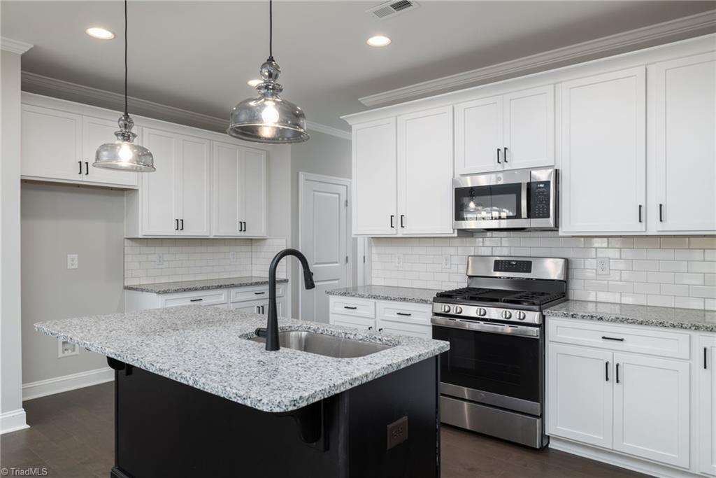 2054 Welden Ridge Road Kernersville, NC 27284 - Photo 11 of 39 Gallery Image 11
