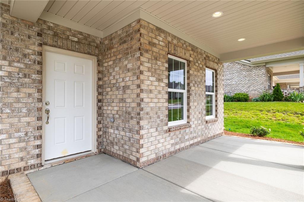 2054 Welden Ridge Road Kernersville, NC 27284 - Photo 4 of 39 Gallery Image 4