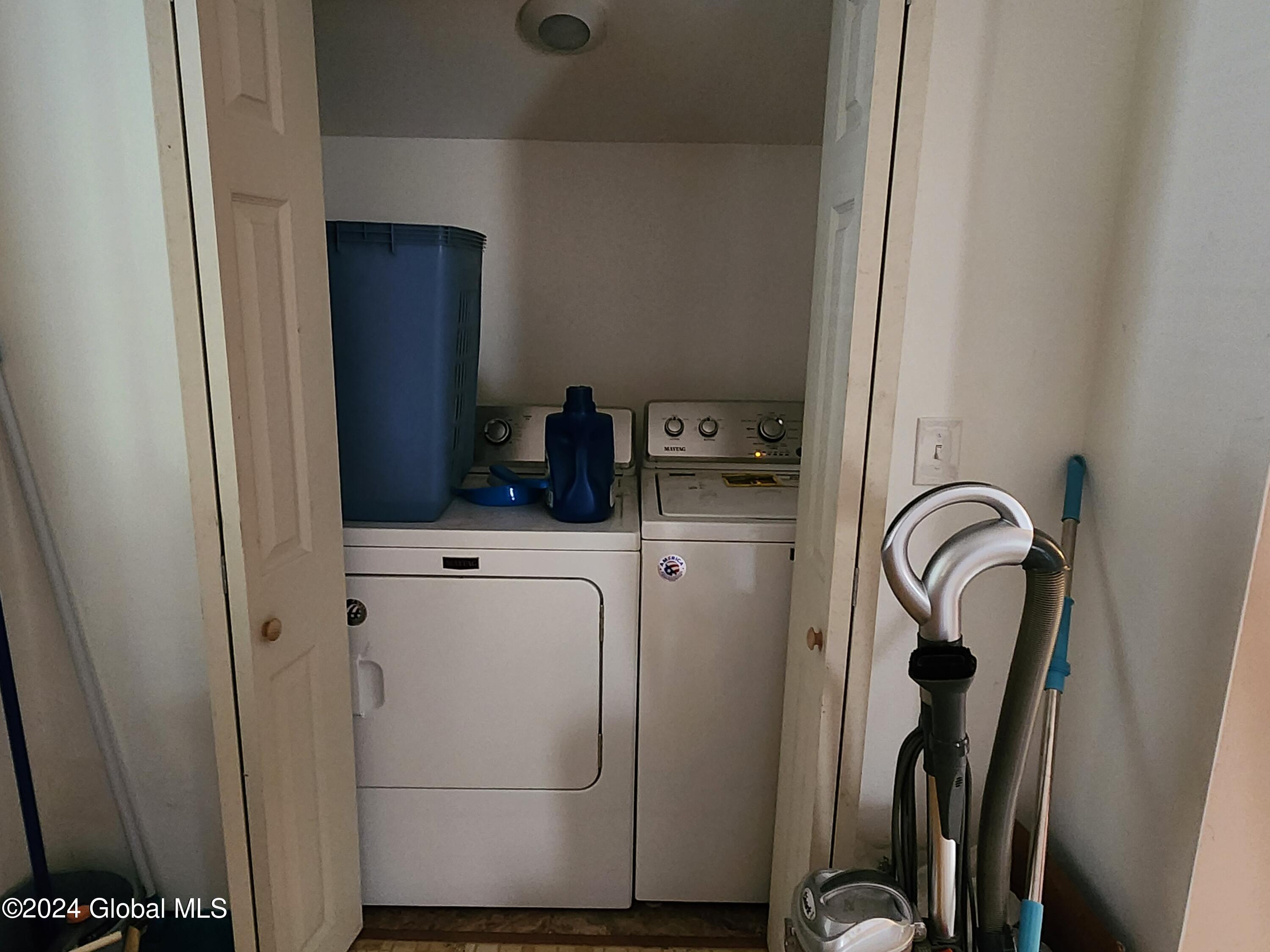2805 Consaul Road Schenectady, NY 12304 - Photo 11 of 23 2805 Consaul Rd - Laundry Closet