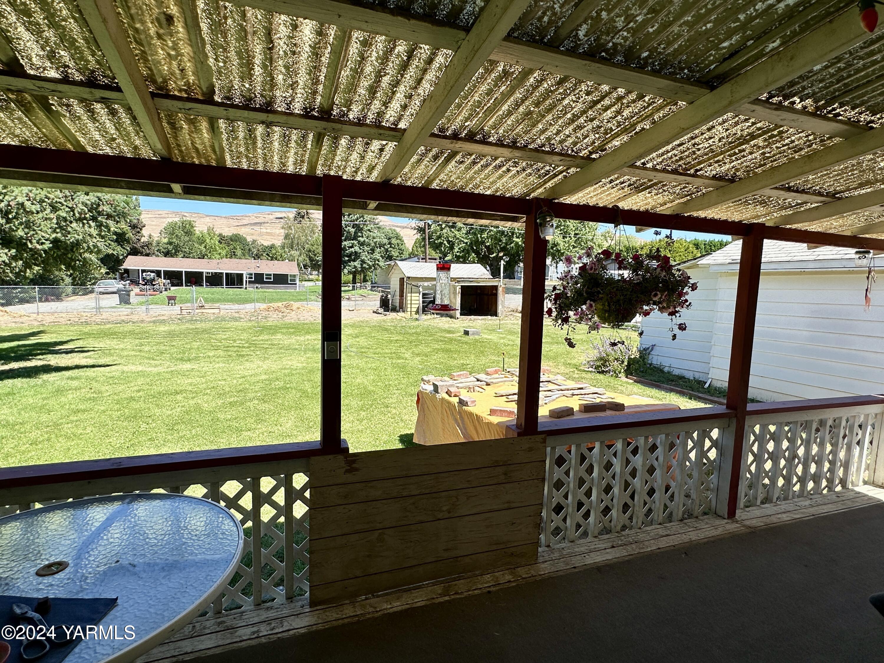 2613 Cascade Road Yakima, WA 98901 - Photo 28 of 38 .