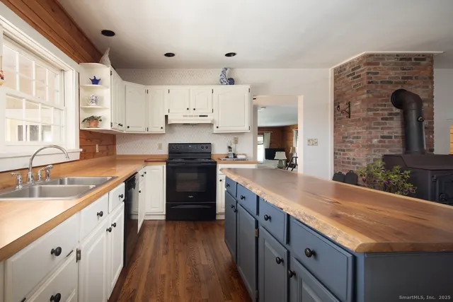 $865,000 | 24 Ore Hill Road, Salisbury, CT 06039