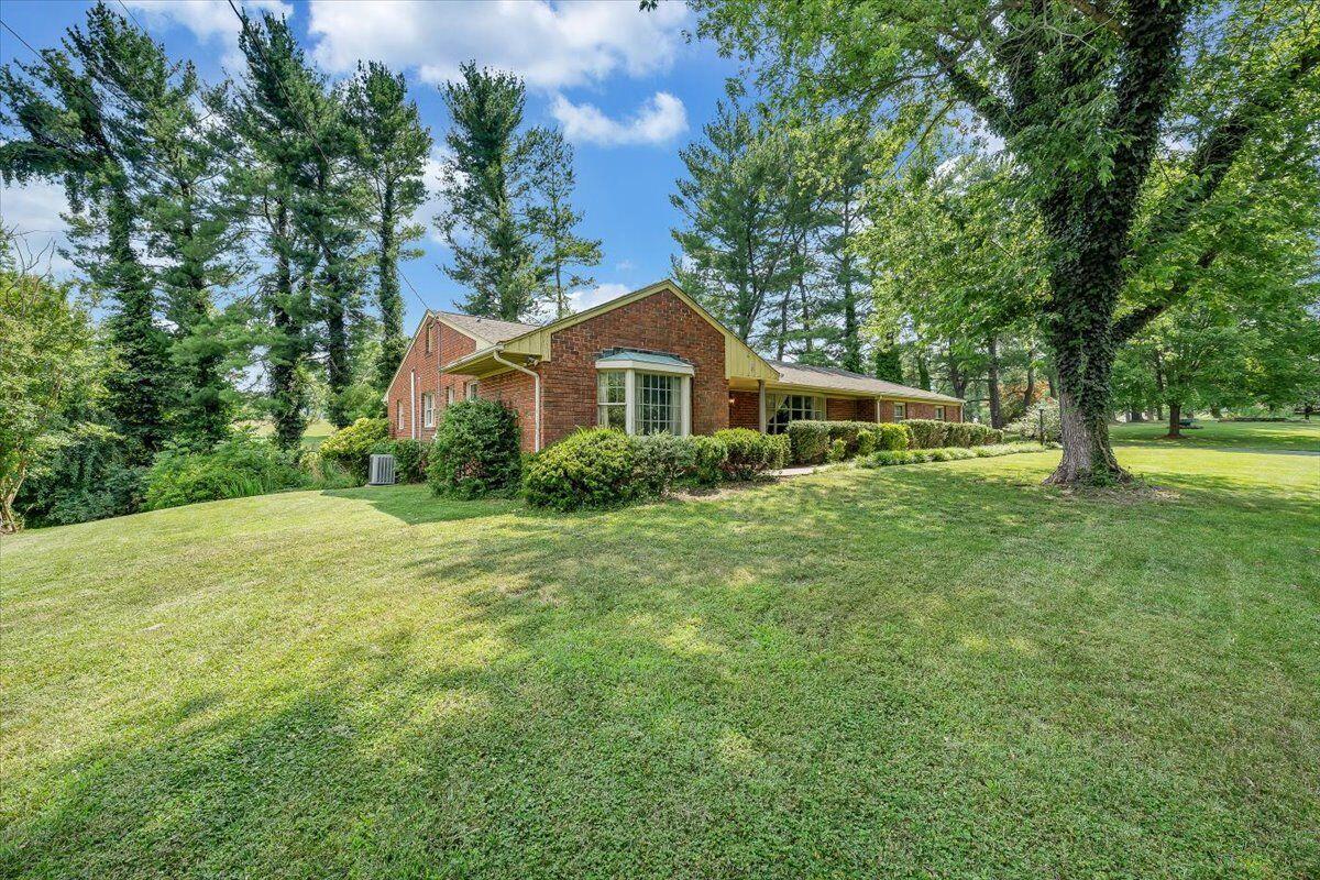 4118 Keagy Road Roanoke, VA 24018 - Photo 32 of 39 House View from Side Yard 1