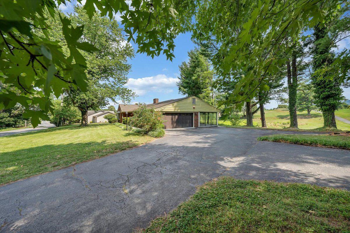 4118 Keagy Road Roanoke, VA 24018 - Photo 35 of 39 Additional Parking
