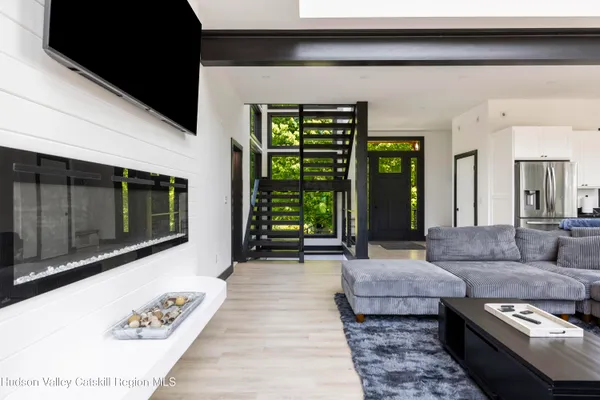 a view of entryway with a front door