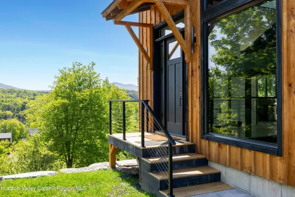 $1,899,000 | 4 Goff Road, Windham, NY 12496