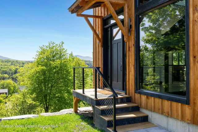 $1,899,000 | 4 Goff Road, Windham, NY 12496