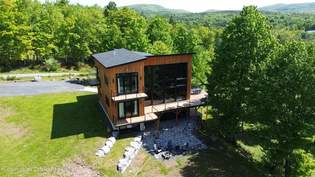 $1,899,000 | 4 Goff Road, Windham, NY 12496