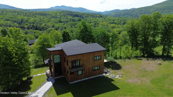 $1,899,000 | 4 Goff Road, Windham, NY 12496