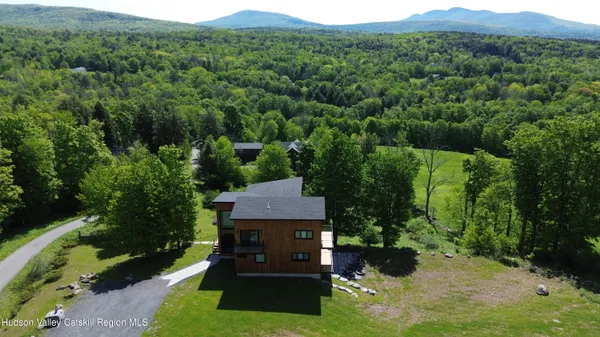 $1,899,000 | 4 Goff Road, Windham, NY 12496