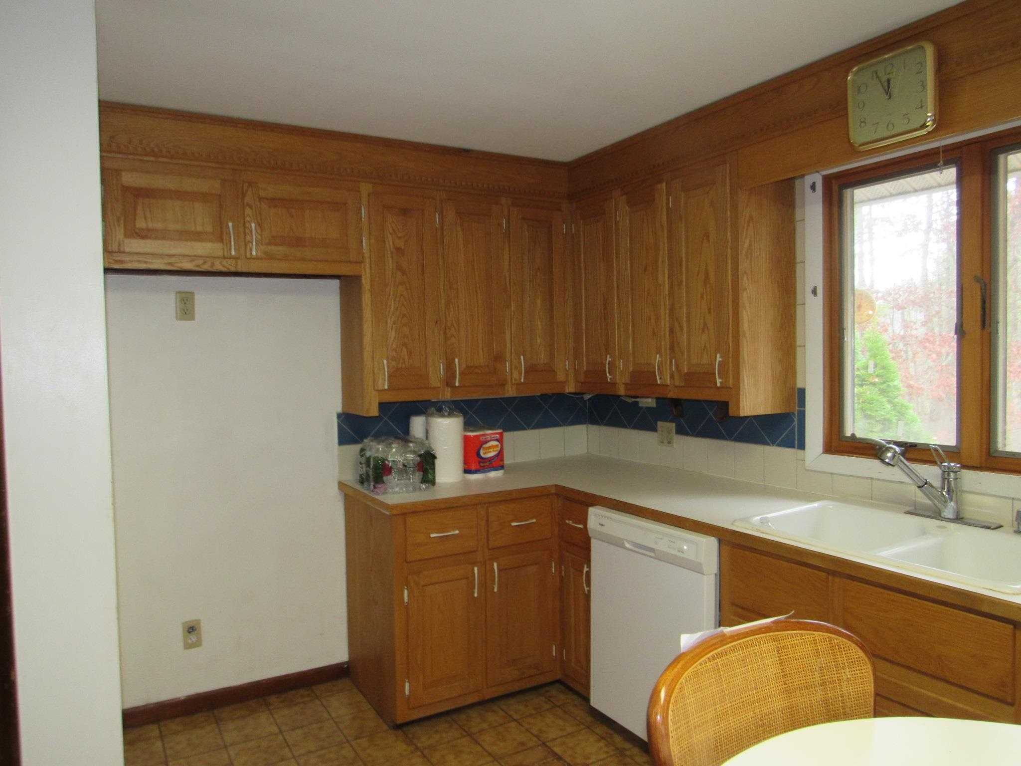 3 Sycamore Avenue Salem, NH 03079 - Photo 3 of 37