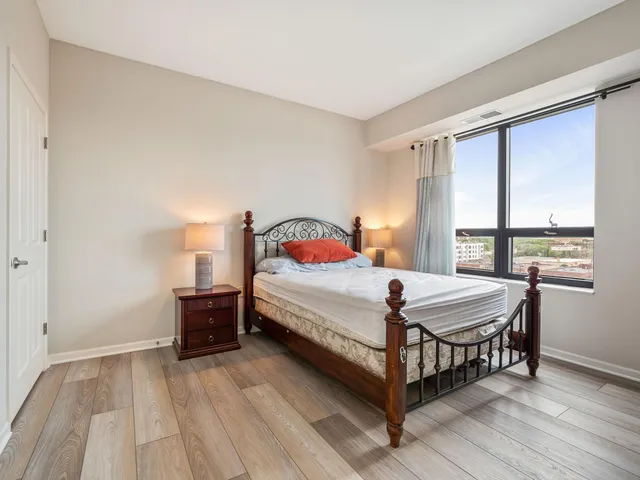 $1,850 | 500 East Grant Street, Unit 806, Minneapolis, MN 55404